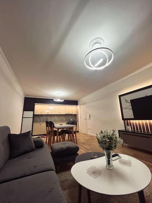 Art'S Apartment 地拉那 外观 照片